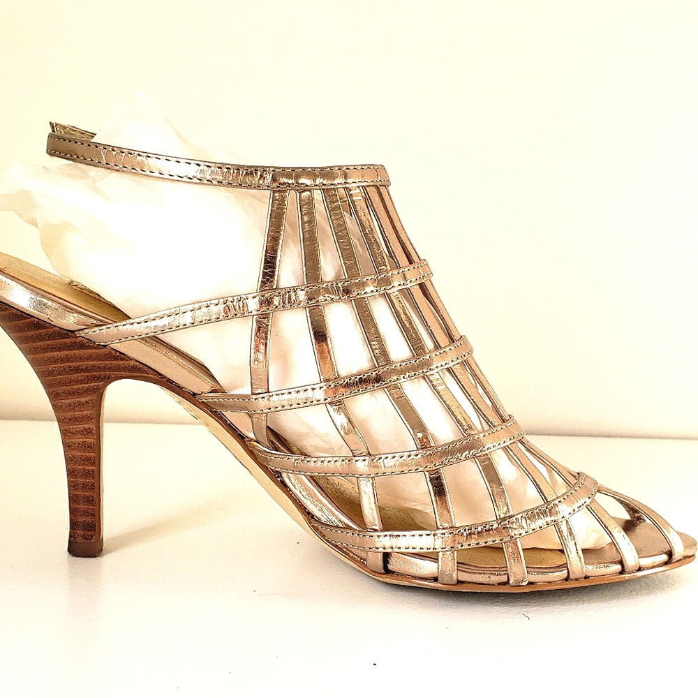 Banana Republic Gold Heels Peep Toes Leather 6, 3 inch
